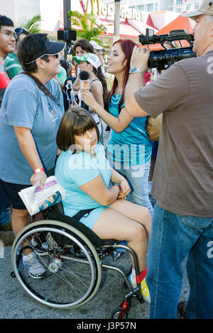 Miami Florida, Miami Dade College, Campus, Miami Book Fair International, Hispanic Latino ethnische Einwanderer Minderheit, Erwachsene Erwachsene Frau wo Stockfoto