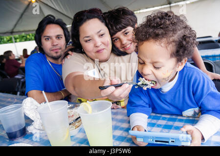 Miami Florida, Kendall, St. Andrew Greek Orthodox Church,Greek Festival,Festivals,Feier,Messe,Messe,Event,Hispanic Latino Ethnic Immigrant imm Stockfoto