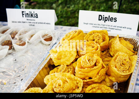 Miami Florida, Kendall, St. Andrew Greek Orthodox Church, Greek Festival, Festivals fair, fair, Bäckerei, Gebäck, Süßigkeiten, Tablett, Diples, Finikia, Backwaren, Essen, FL Stockfoto