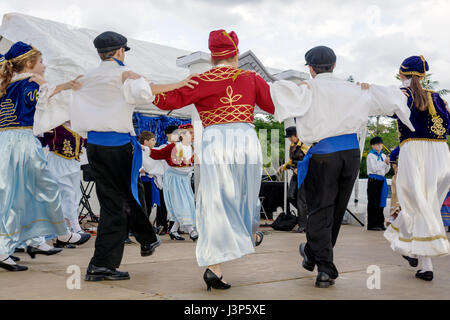 Miami Florida, Kendall, St. Andrew Greek Orthodox Church, Griechische Festspiele, Festivals, Feiern, Messen, Messen, Veranstaltungen, ethnische Kleidung, Tanz, Tänzer, durchführen, Kreis, Stockfoto