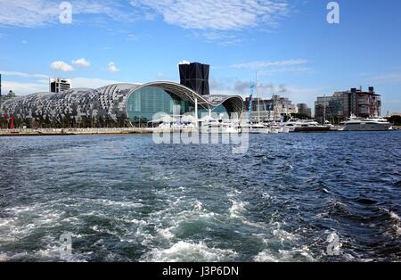 KAOHSIUNG, TAIWAN--11. Mai 2014: die neu eröffnete Kaohsiung Exhibition Center während der 2014 Taiwan International Boat Show. Stockfoto