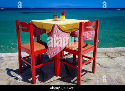 Kokkari ist ein Fischerhafen der Insel Samos, die nun zu einem touristischen Zentrum entwickelt hat. Bewahrt es seine alten traditionellen Gesicht mit kleinen Stockfoto