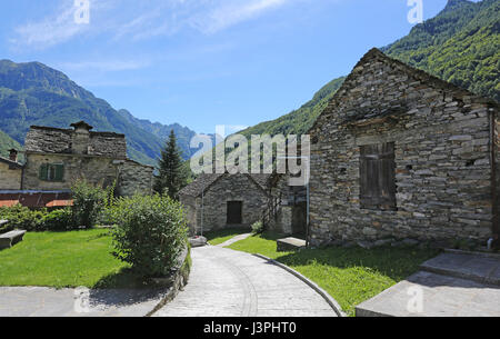 Schweiz, Bergdorf Sonogno Verzascatal, Tessin, Stockfoto