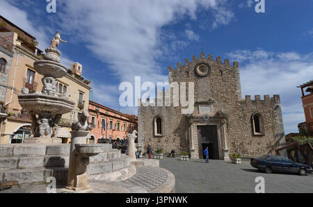 Dom San Nicolo, Domplatz, Taormina, Sizilien, Italien Stockfoto