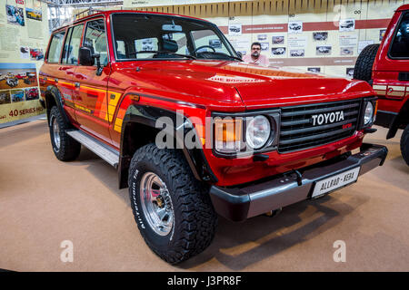 STUTTGART, Deutschland - 3. März 2017: Full Size SUV Toyota Land Cruiser J60, 1985. Europas größte Oldtimer-Messe "RETRO CLASSICS" Stockfoto