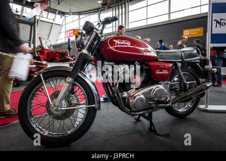 STUTTGART, Deutschland - 3. März 2017: Motorrad Norton Commando 850, 1973. Europas größte Oldtimer-Messe "RETRO CLASSICS" Stockfoto