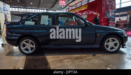 STUTTGART, Deutschland - 3. März 2017: Spezielle Rallyeauto Ford Escort RS Cosworth, 1993. Europas größte Oldtimer-Messe "RETRO CLASSICS" Stockfoto