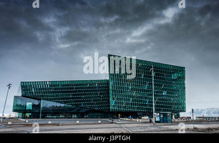 Harpa ist ein Concert Hall und Konferenzzentrum in Reykjavík, Island. Das Eröffnungskonzert fand am 4. Mai 2011 statt. Das Gebäude verfügt über eine besondere Stockfoto