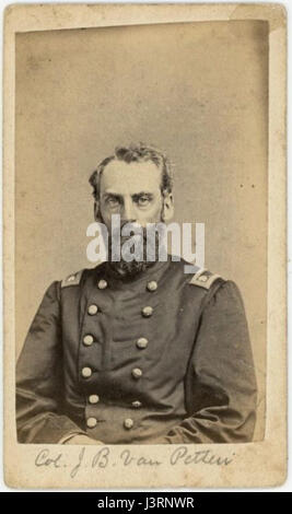 Eine Carte de Visite (CDV)-Fotografie von John B. Van Petten, aufgenommen in den 1860er Jahren, die den fotografischen Stil dieser Zeit widerspiegelt. Diese Fotos wurden Mitte des 19. Jahrhunderts populär und machten Porträts prominenter Persönlichkeiten. Stockfoto