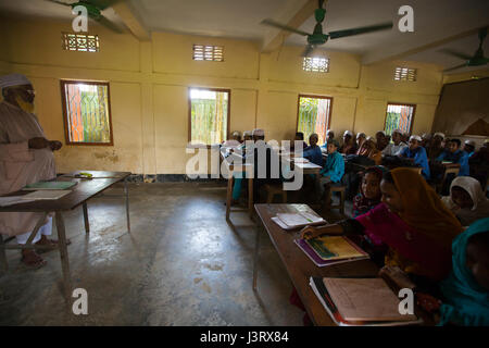 Studenten teilzunehmen am Madrasah Unterricht. Moulvibazar, Bangladesch. Stockfoto