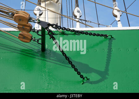 Rickmer Rickmers, Segelschiff (drei Masten Viermastbark) dauerhaft vor Anker als Museumsschiff in Hamburg, Deutschland. Stockfoto