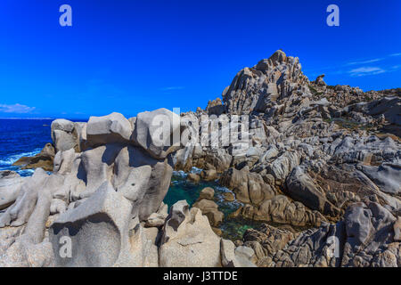 Granit-Formationen, die Erosion von Wind und Meer am Capo Testa Stockfoto