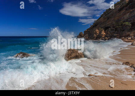 Cala Mariolu, eines der wildesten Strände auf Sardinien. Vor Jahren war der Ort, wo dir Mönchsrobbe (Monachus Monachus) kam zu reproduzieren Stockfoto