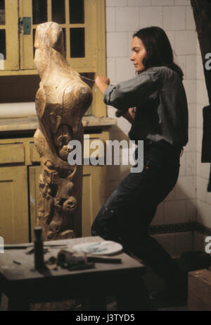 Adina Tuculescu, rumänische Skulptur Künstler arbeiten in ihrem Atelier in 1967 Stockfoto