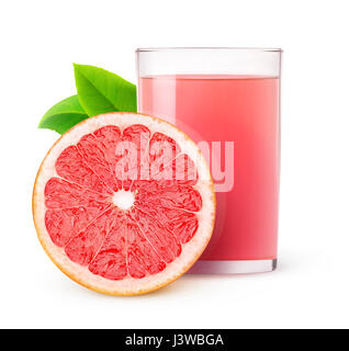 Isolierte Getränk. Glas rosa Grapefruit-Saft und ein Stück Obst isoliert auf weißem Hintergrund mit Beschneidungspfad Stockfoto