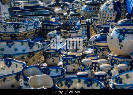China-Tassen in Vienna-Markt Stockfoto