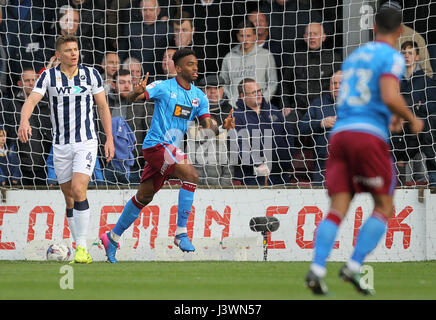 Scunthorepe United Ivan Toney feiert scoring seiner Seite das erste Tor des Spiels während der Himmel Bet Meisterschaft Playoff-Halbfinale, Rückspiel match bei größere Park, Scunthorpe. Stockfoto