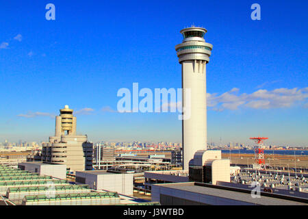 Tokio Haneda Flughafen Kontrollturm Stockfoto