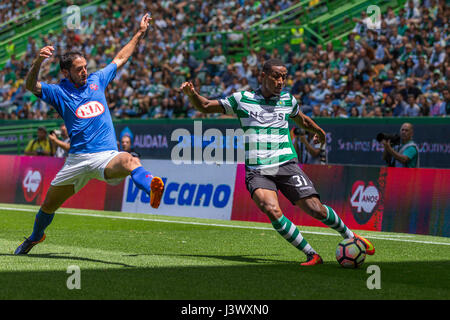 Lissabon, Portugal. 7. Mai 2017. 7. Mai 2017. Lissabon, Portugal. Sporting Verteidiger aus Holland Marvin Zeegelaar (31) in Aktion während des Spiels Sporting CP V CF Os Belenenses Credit: Alexandre de Sousa/Alamy Live News Stockfoto