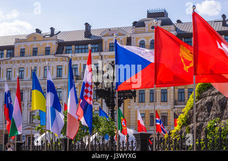 Kiew, UKRAINE - 7. Mai 2017: Flaggen der europäischen Länder im Eurovision Fan-Zone in Kiew, Ukraine, 2017 Credit: Denys Davydenko/Alamy Live News Stockfoto