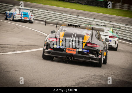 SÃO PAULO, SP - 06.05.2017: PORSCHE GT 3 CUP CHALLENGE E F 3 BRASIL - In den Foto-Autos während der zweiten Etappe der Porsche Empire GT3 Cup und f-3 Brasilien auf dem Autodromo Interlagos, an diesem Samstag (06). (Foto: Murilo Cosenza/Fotoarena) Stockfoto