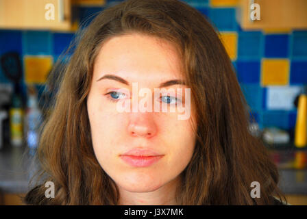 Dorset, UK. 8. Mai 2017. Preisgekrönte Künstlerin Sophie Fretwell, 21, hat heute ein neues Porträt malte sie hat Sir David Attenborough 91. Geburtstag Credit feiern vorgestellt: Stuart Fretwell/Alamy Live-Nachrichten Stockfoto