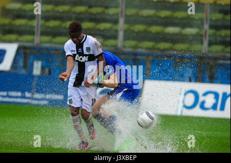 Parma, Italien. 7. Mai 2017. Parma Calcio 1913 Tardini Stadion für die 1: 0 gegen AC Reggiana 1919 verloren haben, war das Tor von Yves Baraye. (Foto von: Massimo Morelli/Pacific Press) Bildnachweis: Pazifische Presse/Alamy Live-Nachrichten Stockfoto