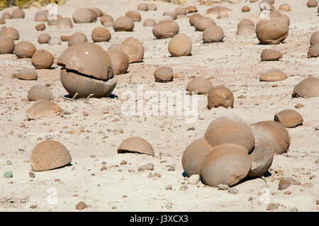 Stein Kugeln - Ischigualasto Provincial Park - Argentinien Stockfoto