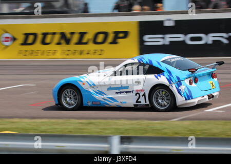 Tom Canning Ginetta Junior Cup bei Thruxton Racecourse im Freien Training am Samstag, 6. Mai Stockfoto