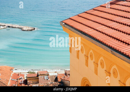 Blick Richtung Meer, Menton, Frankreich Stockfoto