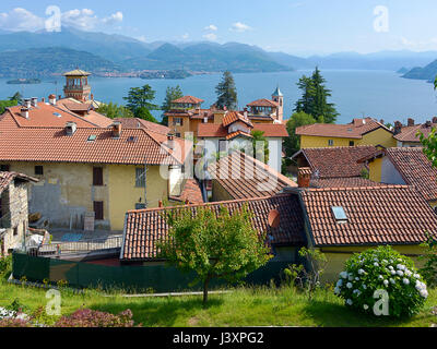 Stresa ist eine Stadt und Gemeinde am Ufer des Lago Maggiore in der Provinz Verbano-Cusio-Ossola in der Region Piemont in Norditalien Stockfoto