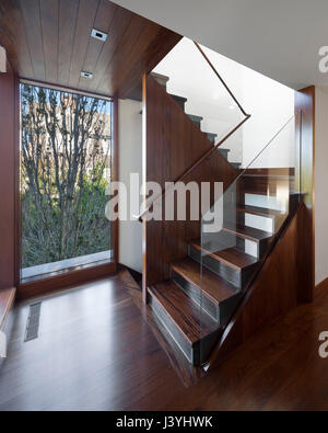 Erdgeschoss Landung der Treppe bis zum Speisesaal. Gibson Farm House, Sagaponack, United States. Architekt: James Merrell Architekten, 201 Stockfoto