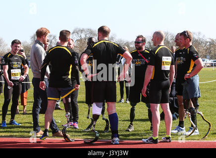 Prinz Harry, Patron der Invictus Games, besucht den UK Team Trials für die Invictus Games Toronto 2017 an der University of Bath Sports Training Village.  Mitwirkende: Prinz Harry Where: Bath, Großbritannien wenn: 7. April 2017 Credit: WENN.com Stockfoto