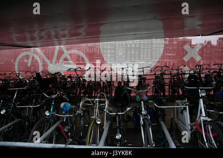 Ceentral Bahnhof-Fahrrad-Parkplatz Stockfoto