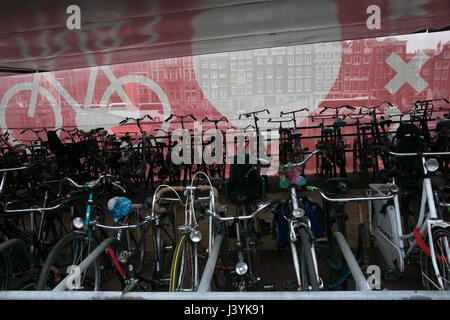 Ceentral Bahnhof-Fahrrad-Parkplatz Stockfoto