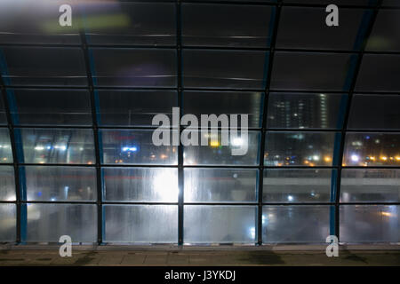 Langzeitbelichtung Erfassung der Bahnhof in Amsterdam. Stockfoto