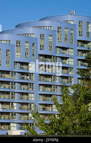 Detail der Fassade der halbrunden Turm. Queensland Road, London, Vereinigtes Königreich. Architekt: CZWG Architects LLP, 2015. Stockfoto