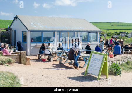 Das Strandhaus Strandcafé im Süden Milton Sands in der Nähe von Thurlestone in South Hams in Devon Stockfoto