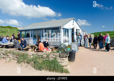 Das Strandhaus Strandcafé im Süden Milton Sands in der Nähe von Thurlestone in South Hams in Devon Stockfoto