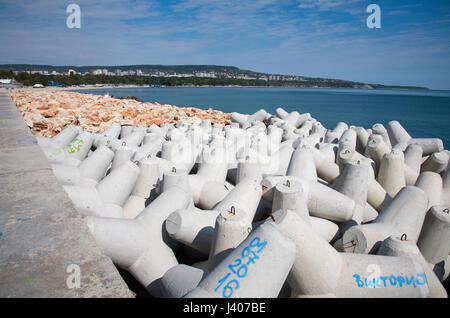 Küstenschutzes an den Hafen von Varna, Nordosten von Bulgarien. Stockfoto