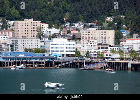 Der Wasserverkehr in Juneau, der Hauptstadt von Alaska. Stockfoto