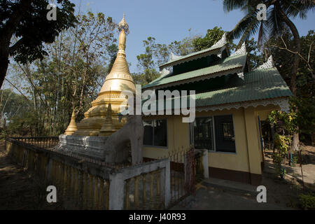 Adinath Tempel an der Spitze der Mainak Hügel in Moheshkhali Insel. Cox Bazar, Bangladesch. Stockfoto