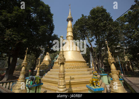 Adinath Tempel an der Spitze der Mainak Hügel in Moheshkhali Insel. Cox Bazar, Bangladesch. Stockfoto