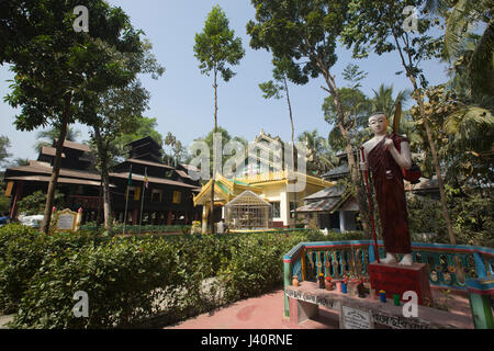 Adinath Tempel an der Spitze der Mainak Hügel in Moheshkhali Insel. Cox Bazar, Bangladesch. Stockfoto