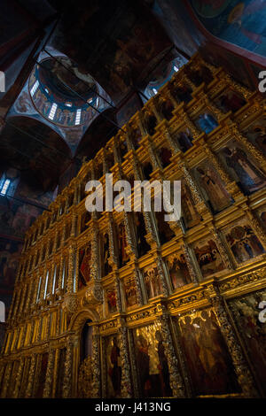 Ikonostase von Smolensk-Kathedrale im Nowodewitschi-Kloster in Moskau, Russland Stockfoto