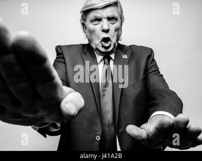 Präsident Donald Trump Lookalike Dennis Alan aus Chicago, USA bei seinem Besuch in Hong Kong.  Er ist der premier Donald Trump-Doppelgänger auf der Welt. Stockfoto