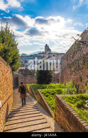 Urbino (Marken, Italien) - eine ummauerte Stadt in der Region Marken in Italien, ein UNESCO-Welterbe bemerkenswert für eine bemerkenswerte historische Erbe der Renaissance Stockfoto