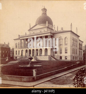 Dieses Bild zeigt das Massachusetts State House in Boston. Das ikonische Gebäude dient als Hauptstadt des Bundesstaates und beherbergt den Massachusetts General Court, der eine Schlüsselrolle im Gesetzgebungsprozess der stateâ spielt. Stockfoto