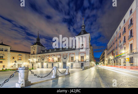 Plaza De La Villa, Nachtansicht. Madrid, Spanien Stockfoto