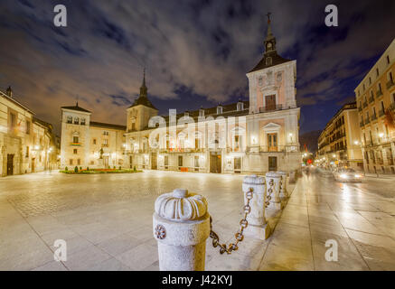 Plaza De La Villa, Nachtansicht. Madrid, Spanien Stockfoto